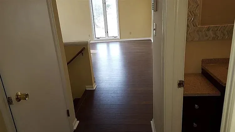 501 Dustin Dr — Photo 7