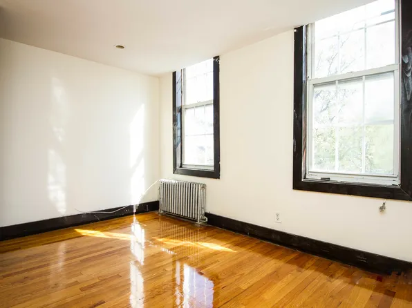 189 Stanhope Street image 5 of 13