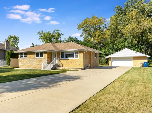 916 N Ardmore Ave, Villa Park, IL 60181