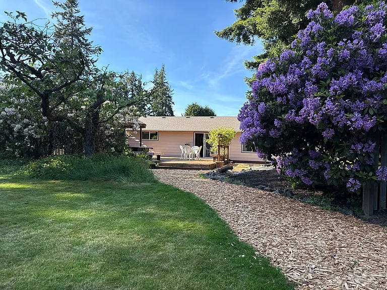 516 47th St SE — Photo 11