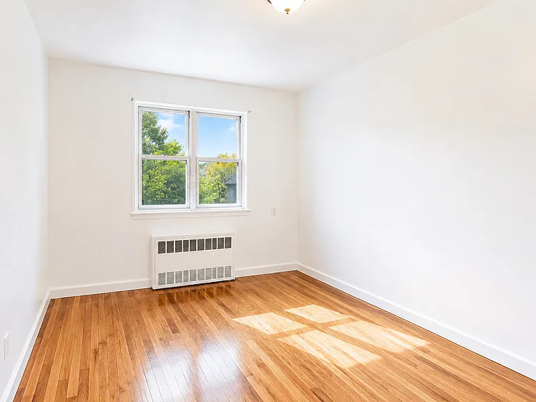 172-02 46th Ave #2 — Photo 3