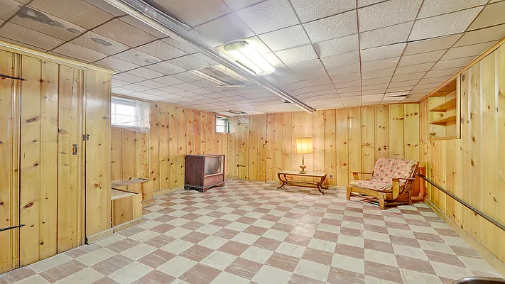 Sold by Remax Real Estate Professionals | media 28