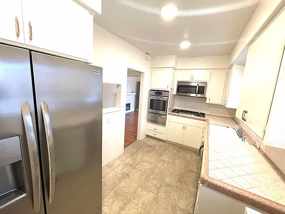 5th image of 4670 Newport Ave