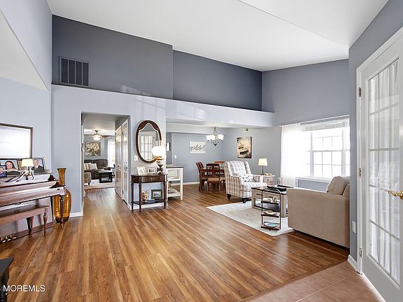 3rd image of 1219A Thornbury Lane #A