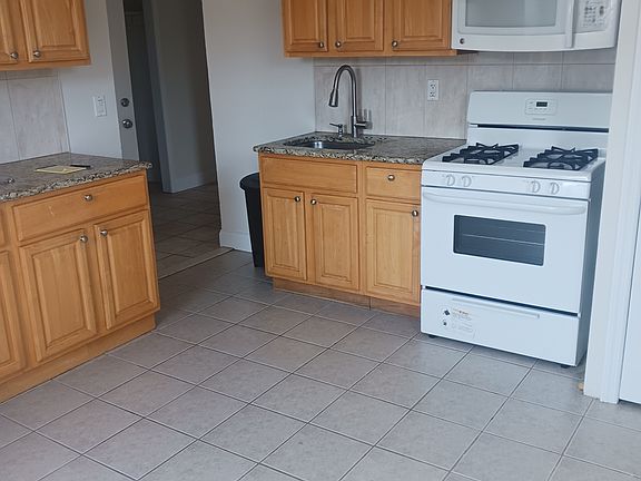 2nd image of 121 Lafayette Ave Floor 3