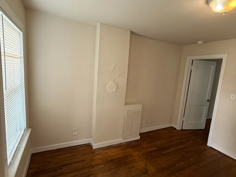 1108 Halifax St — Photo 9