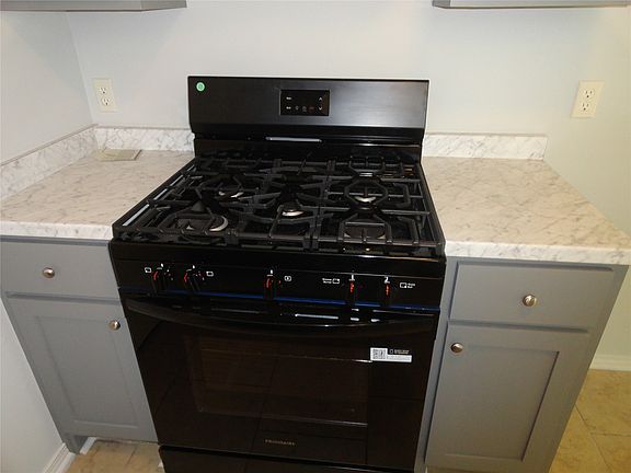 5th image of 16204 E 2nd St