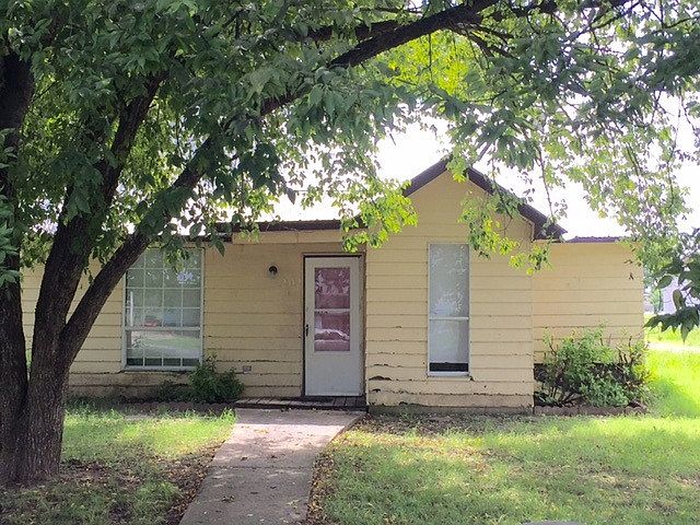 2nd image of 202 Cleveland St