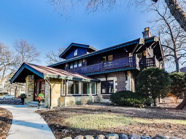 273 Maplewood Rd, Riverside, IL 60546