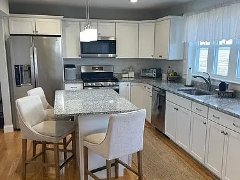 75 N End Blvd #3 — Photo 3