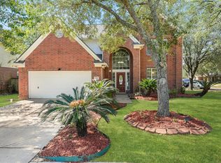 7302 Maple Run Dr, Sugar Land, TX 77479