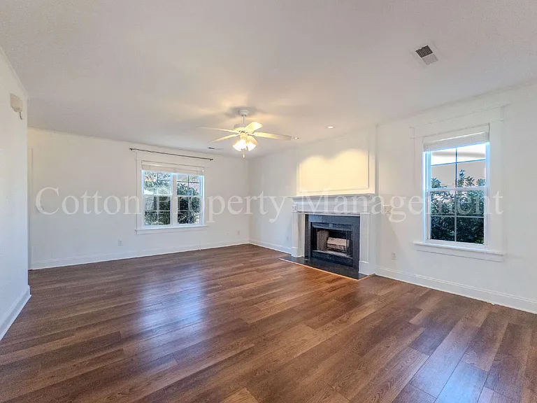 7106 Haven Way — Photo 5