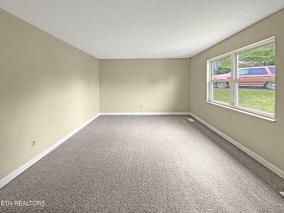 3rd image of 3801 Debonair Dr