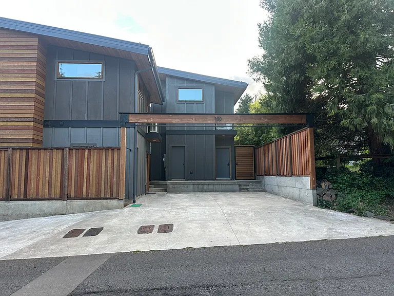 NE Wauna Ave — Photo 21
