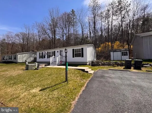 1215 Blue Mountain Cir, Saylorsburg, PA 18353