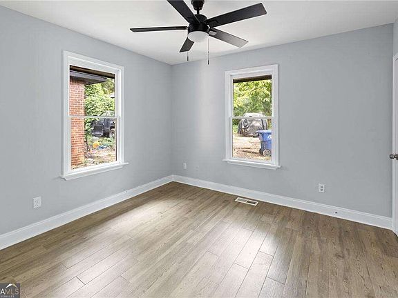 5th image of 554 Lawton St SW