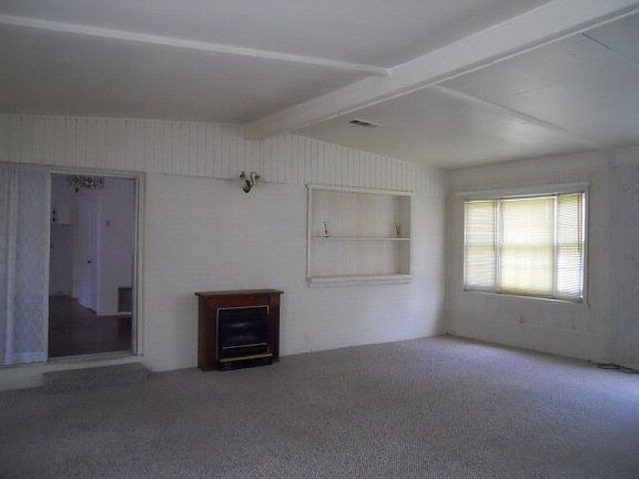 5th image of 2200 Starling St