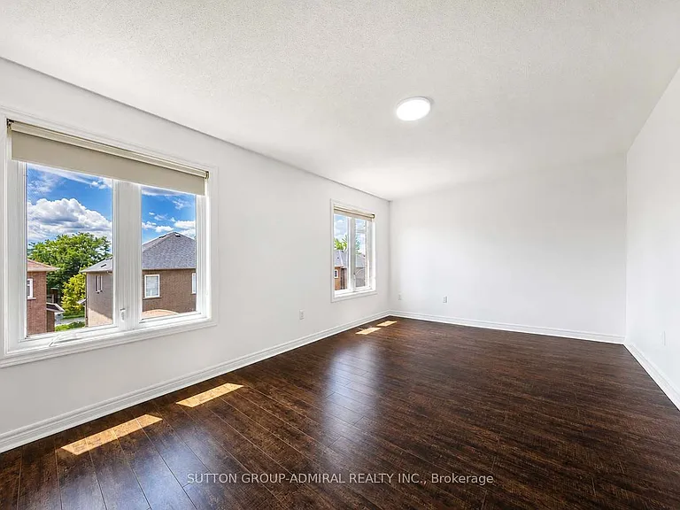 189 Warwick Cres #UPPER — Photo 14