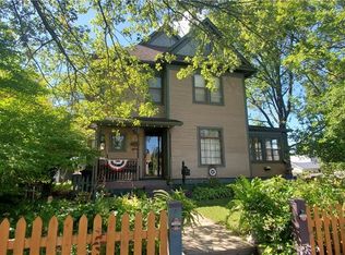 1223 4th St, Perry, IA 50220