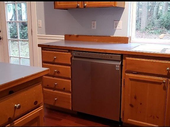 5th image of 6407 56th Ave NW