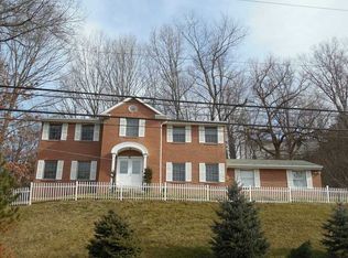 1000 Segar Rd, Mt Lebanon, PA 15243