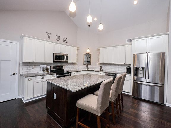 4th image of S40W30366 Hamilton Dr