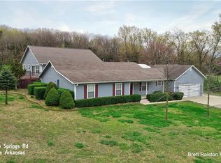 678 N Cato Springs Rd, Fayetteville, AR 72701