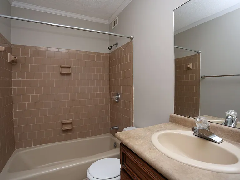 226B Courtney Way — Photo 14