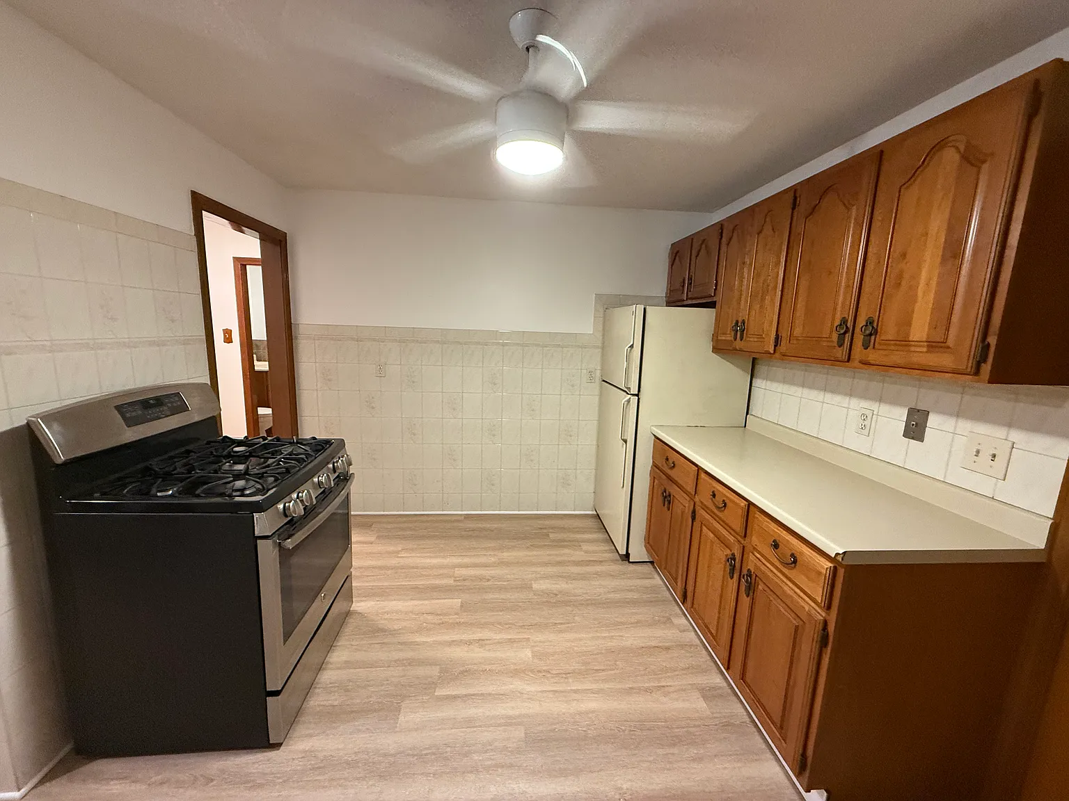 3 bed, 1100 sqft, $3,250 — Photo 2