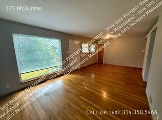 135 McAlpine Dr, Saint Louis, MO