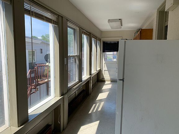 wall to wall windows in the kitchen