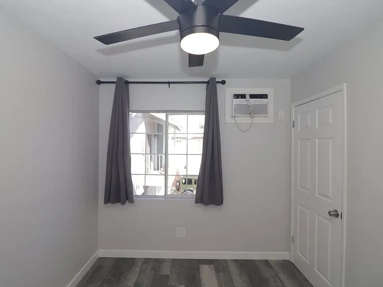 4239 Swift Ave — Photo 31