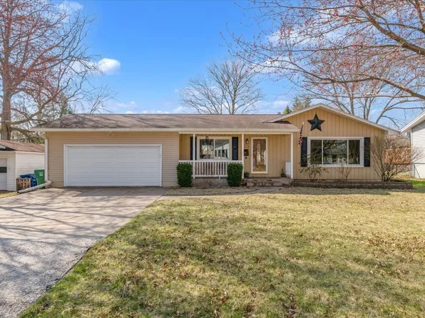 5332 31st Avenue Ct, Moline, IL 61265