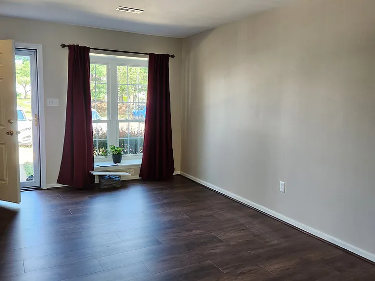 216 Saint Johns Sq #216 — Photo 13
