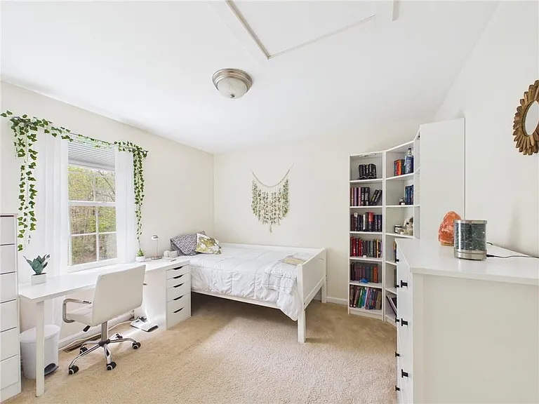 23 Beechwood Hollow St — Photo 33