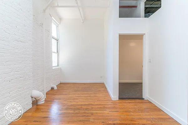 Rented by MySpaceNYC | media 4