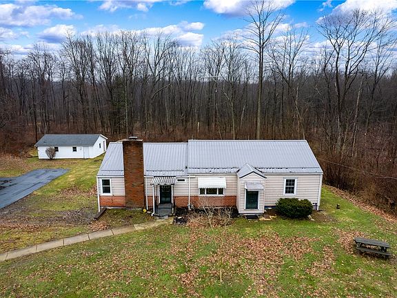 4th image of 114 Hall Rd