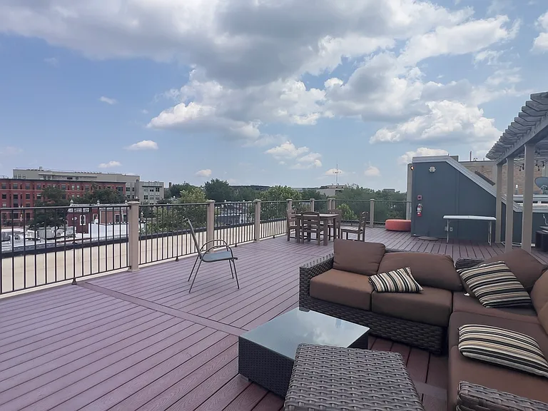 1209 G St SE #8 — Photo 37