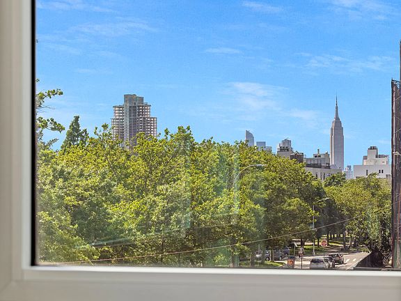 4th image of 460 Manhattan Ave APT 3A