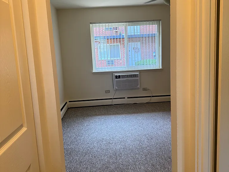 644 E North Broadway St — Photo 7