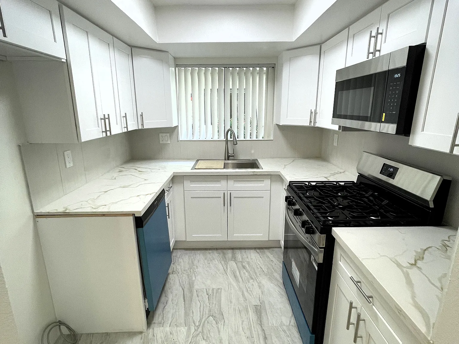 2 bed, 900 sqft, $2,750 — Photo 4