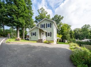 15 Northwestern Way, Hopatcong, NJ 07843