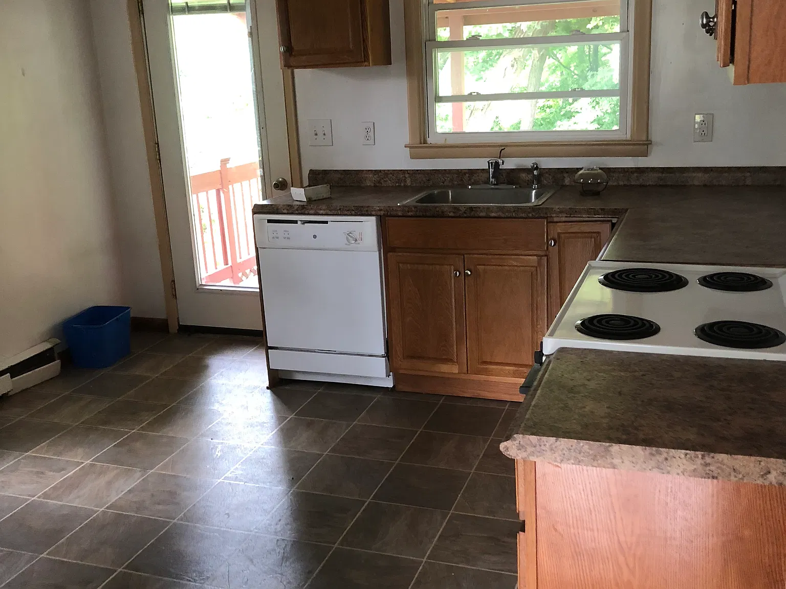2 bed, 800 sqft, $1,600 — Photo 3