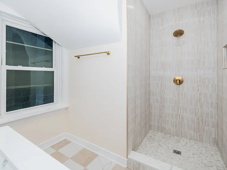 1711 W Henderson St #1 — Photo 12