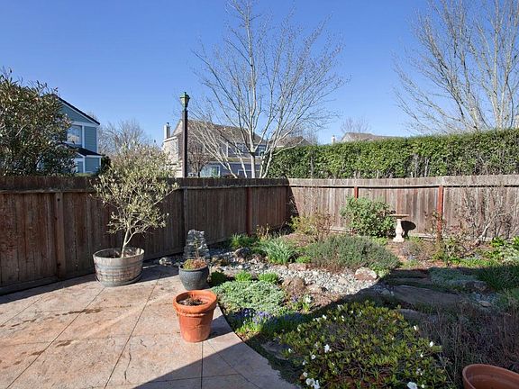 5th image of 802 Vineyard Pl