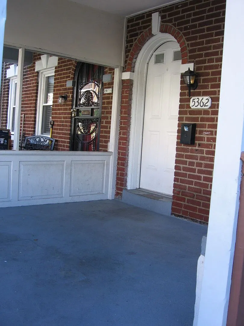 Remodeled Home - Parkside Section 8 Applicants Only — Photo 2