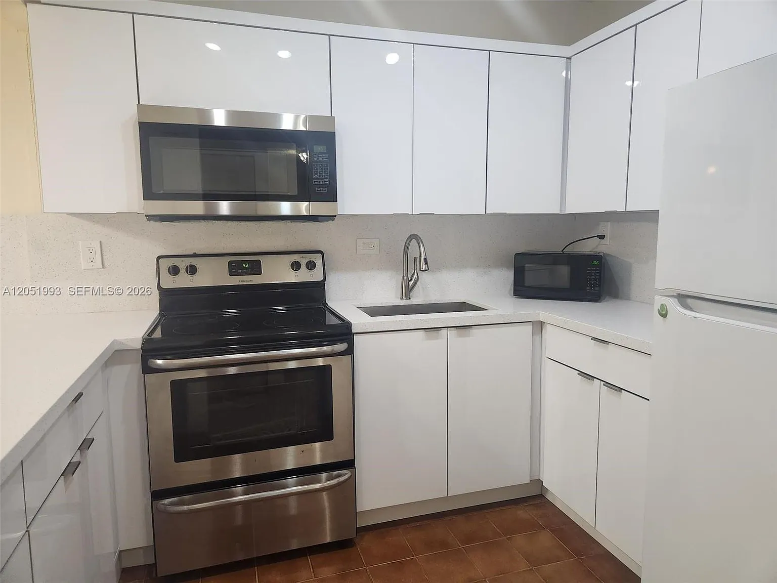 Westchester Luxury Condo — Photo 3