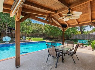 1905 Waterwood Dr, Arlington, TX 76012