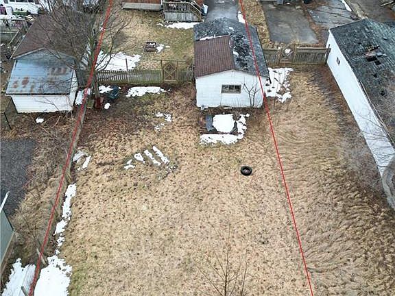 4th image of 38 Oliver St W