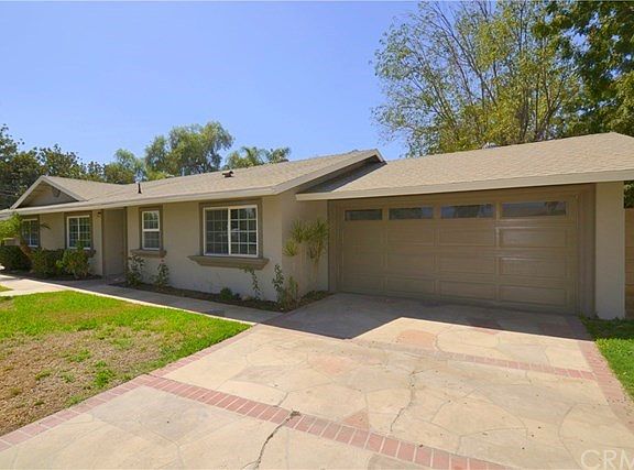 3rd image of 3891 Fox Tail Ln